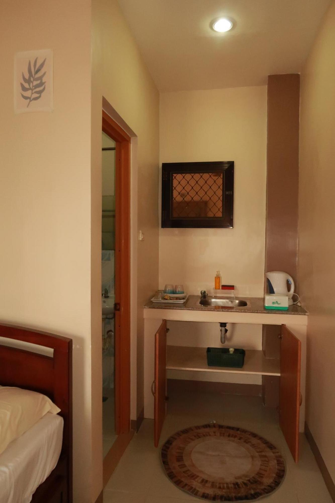 Jo-Cris Apartelle Lapu-Lapu City Exterior foto